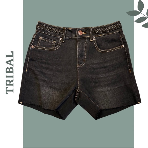 Tribal Jeans Audrey Mide Rise 5” Length Black Denim Shorts Raw Hem - Picture 3 of 8